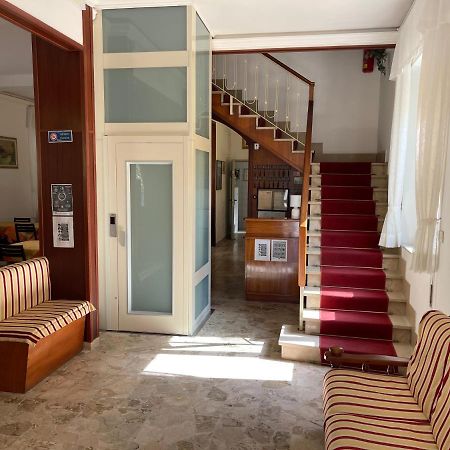 Hotel Margot ลิโด ดิ กามาโยเร ภายนอก รูปภาพ